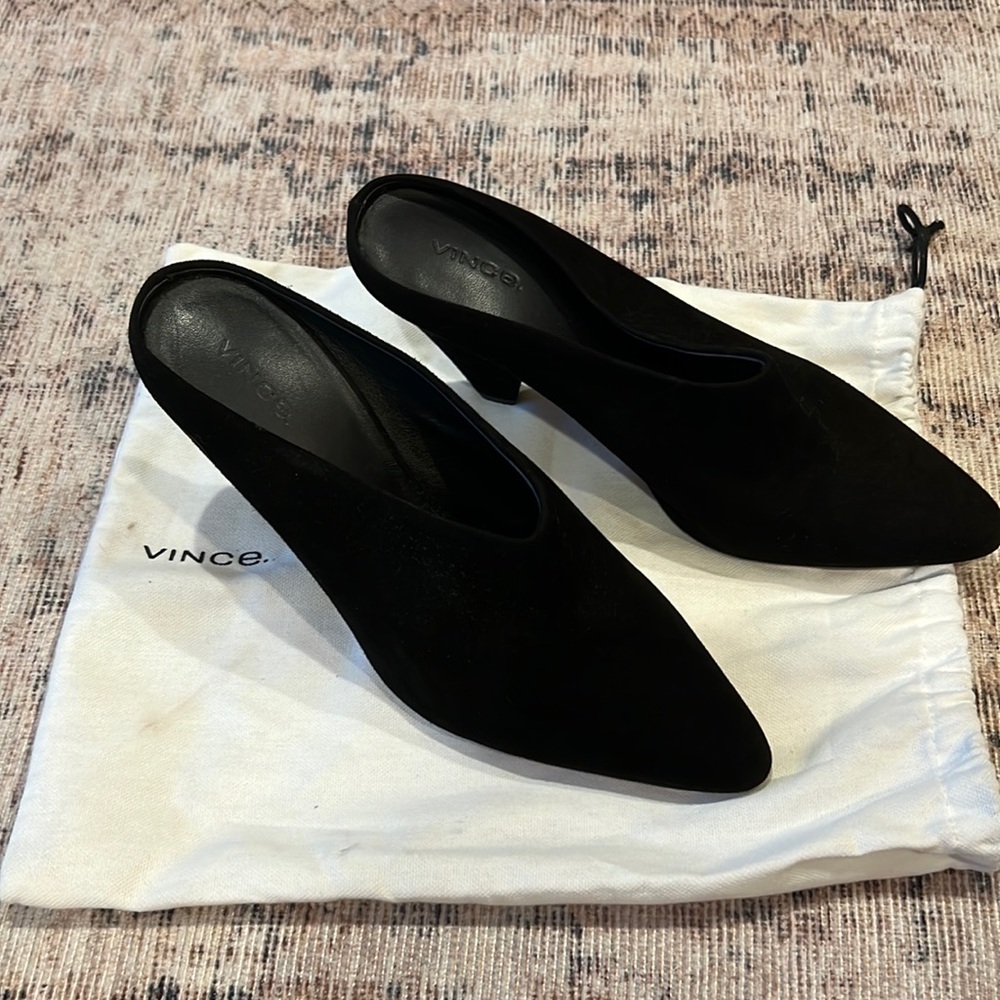 Vince Ralston mules. Black suede